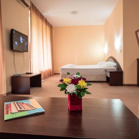 Hotel Paradise Green Park โกลเดน แซนส์ ภายนอก รูปภาพ