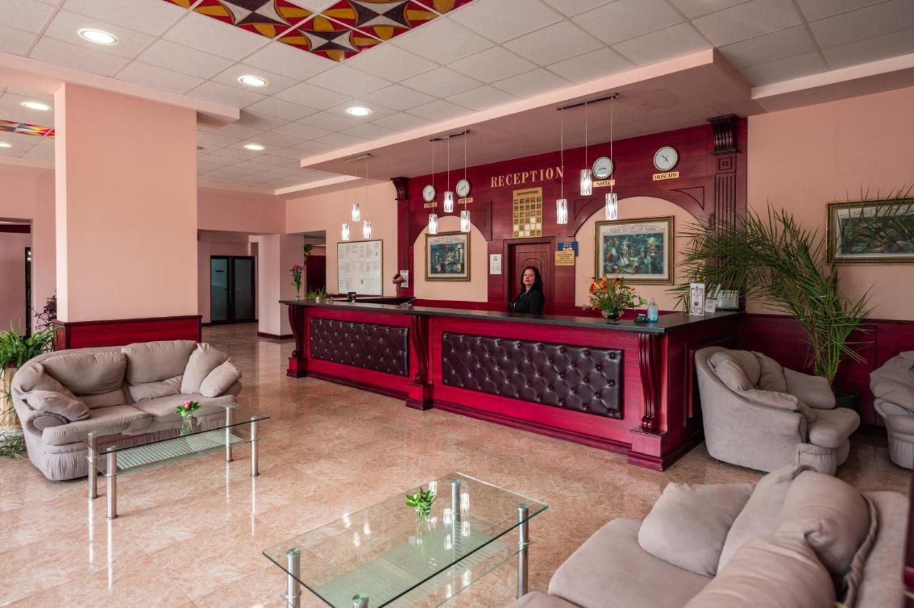 Hotel Paradise Green Park โกลเดน แซนส์ ภายนอก รูปภาพ
