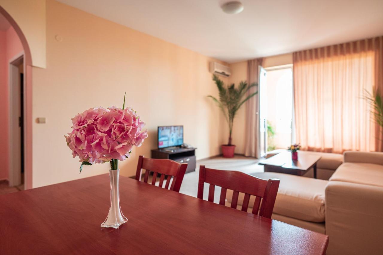 Hotel Paradise Green Park โกลเดน แซนส์ ภายนอก รูปภาพ