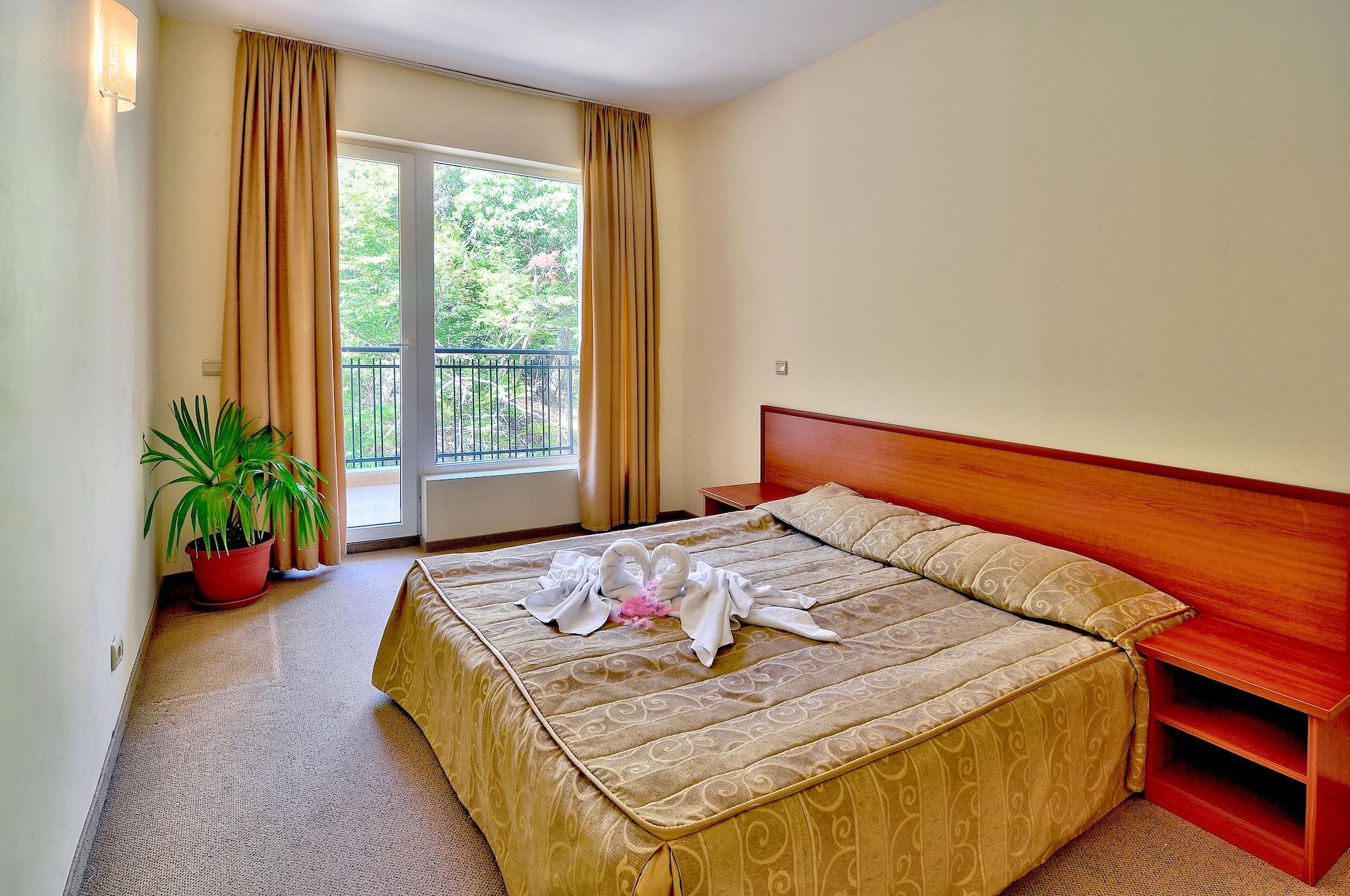 Hotel Paradise Green Park โกลเดน แซนส์ ภายนอก รูปภาพ