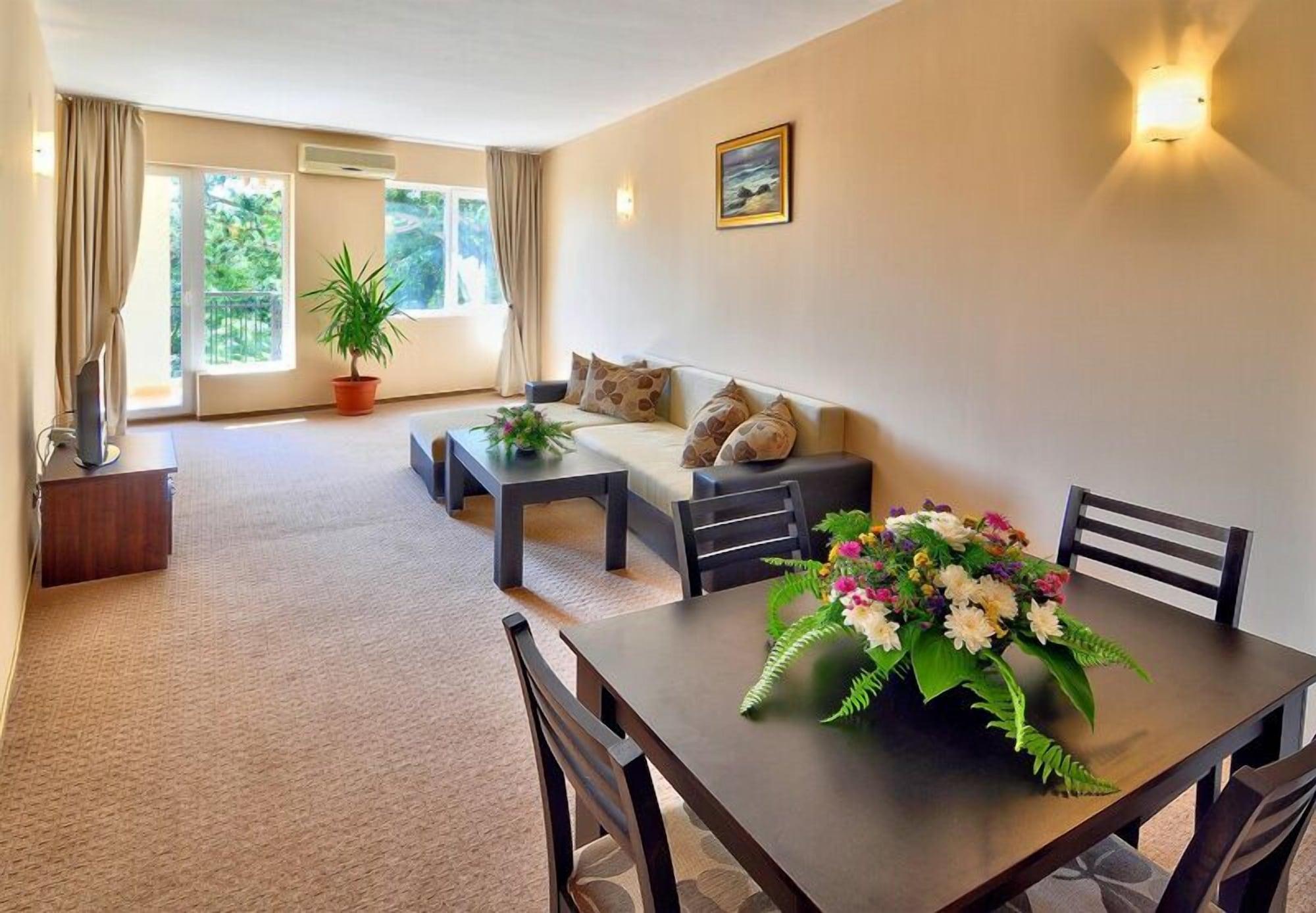 Hotel Paradise Green Park โกลเดน แซนส์ ภายนอก รูปภาพ