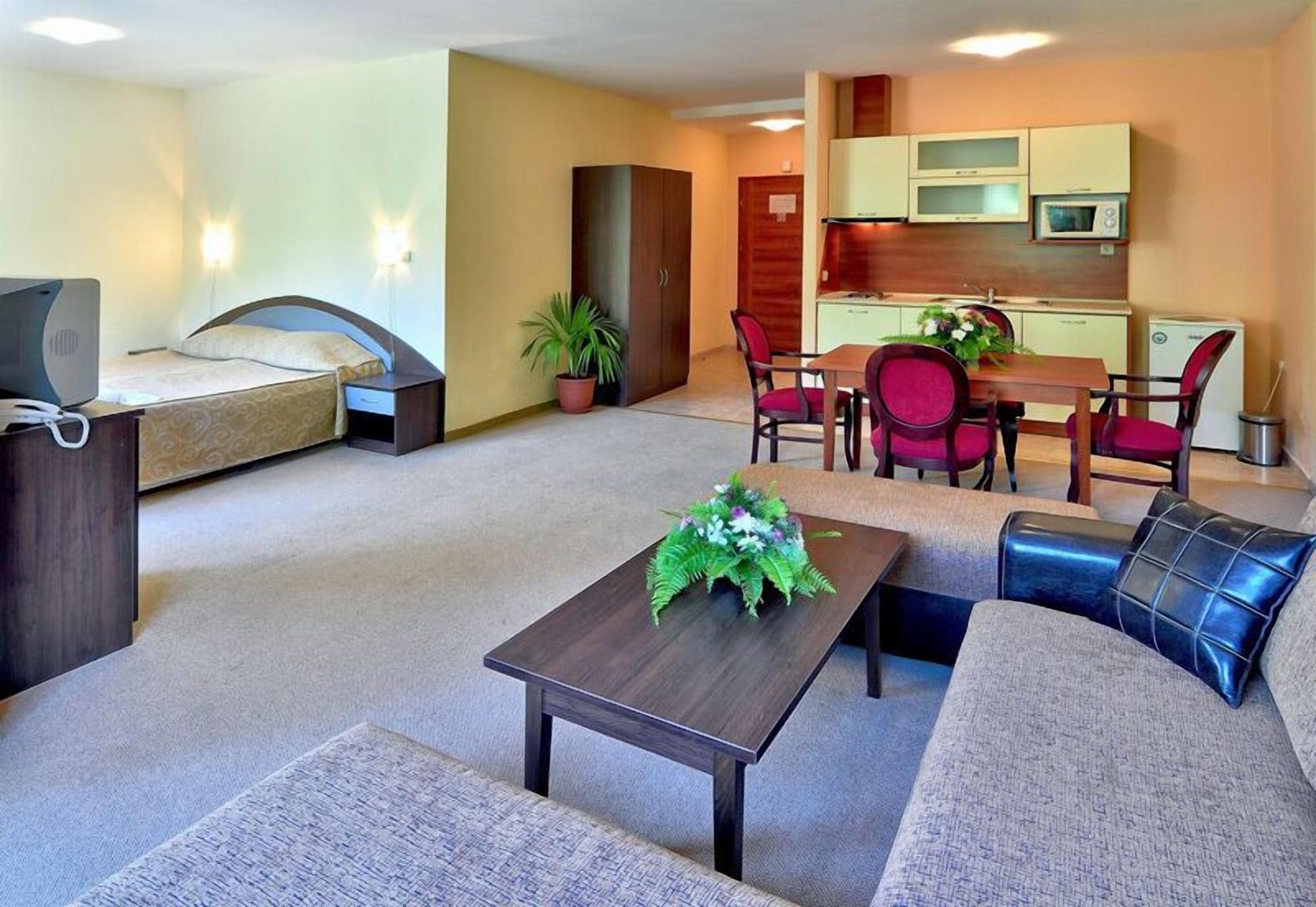 Hotel Paradise Green Park โกลเดน แซนส์ ภายนอก รูปภาพ
