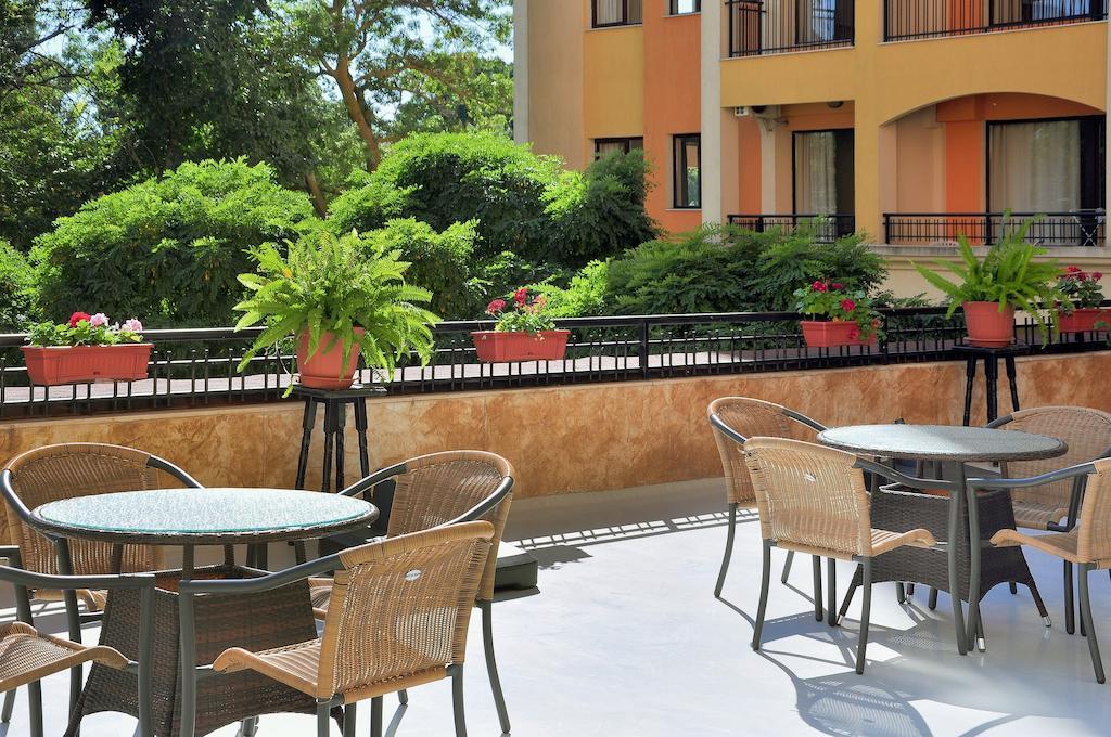 Hotel Paradise Green Park โกลเดน แซนส์ ภายนอก รูปภาพ